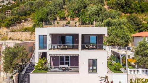 Exclusive Seafront Apartments Apartment 3 by PikHost