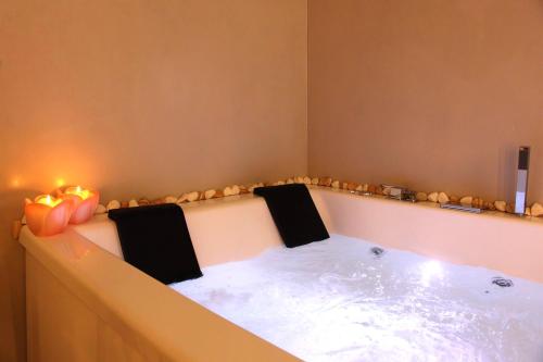 VIP Suite 108 - Castle De Paris