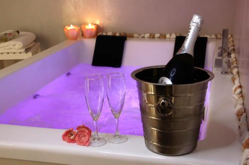 VIP Suite 108 - Castle De Paris