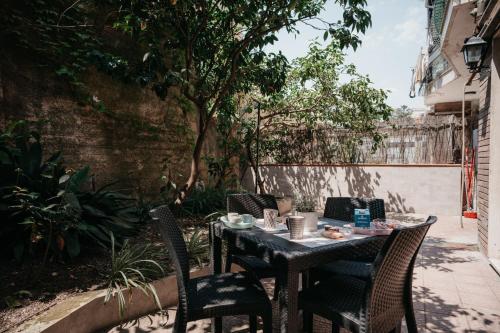 CasaNapoletana Charme&Garden Al Corso