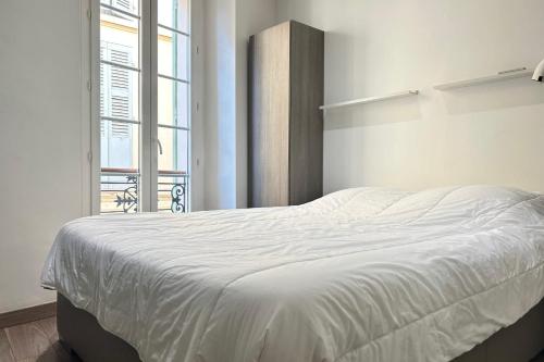 Charming 2-bedroom apartment with quality amenities in Old Cannes