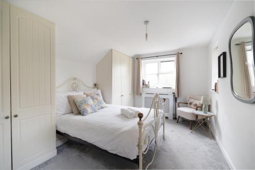 Charming 4-Bedroom Country Cottage