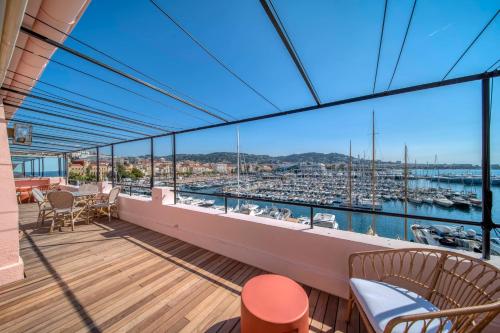 REF 1923 - Cannes Vieux-Port 5-star penthouse for rent sea view