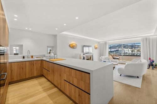 REF 1923 - Cannes Vieux-Port 5-star penthouse for rent sea view
