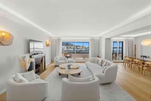 REF 1923 - Cannes Vieux-Port 5-star penthouse for rent sea view