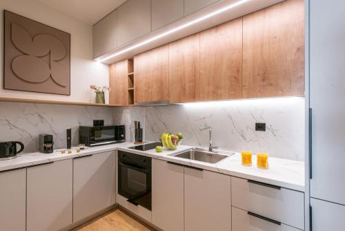 Trio190 - 2BR,Balcony, Near Acropolis and Metro