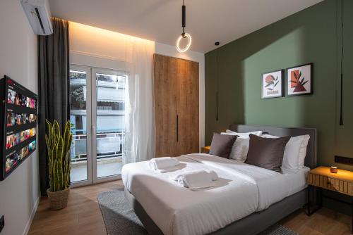 Trio190 - 2BR,Balcony, Near Acropolis and Metro