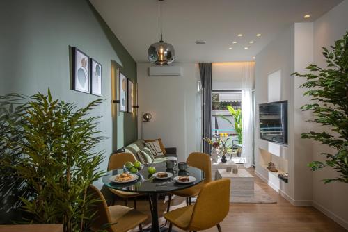 Trio190 - 2BR,Balcony, Near Acropolis and Metro