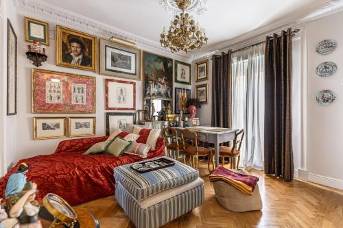 J The Rose Habitación room to rent