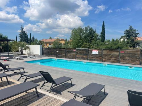 Studio cosy, résidence de tourisme avec piscine
