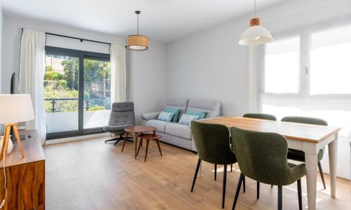 Malagueta Beach at 5min on foot with parking