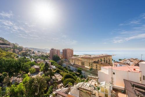 Malagueta Beach at 5min on foot with parking