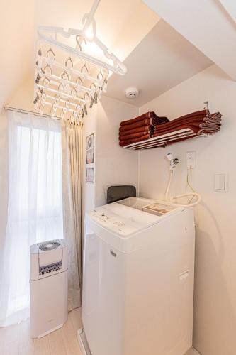80m to Aoto Station Elevator Access 35 Min Direct to Haneda Airport Direct Train to Narita Airport Easy Access to Ginza Asakusa Disney Skytree Convenience Store and Pharmacy Downstairs
