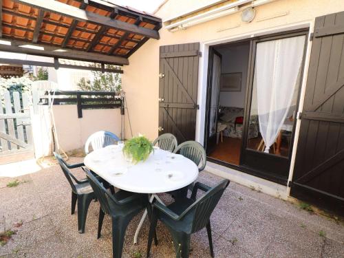 Maison P2 mezzanine, terrasse, proche plage et commerces, parking sécurisé au Grau-du-Roi - FR-1-307-142
