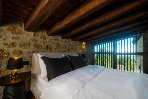 เตียงในห้องที่ Heartbeat 4