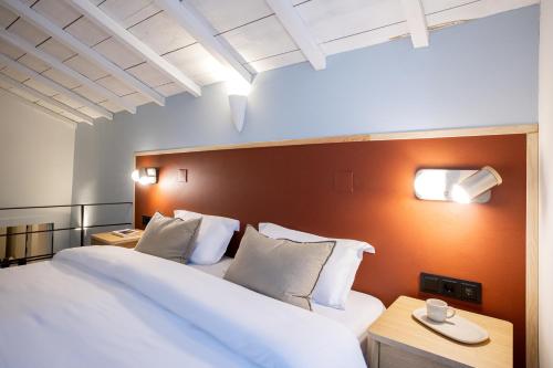Fine Arts Ateliers by Olala Homes