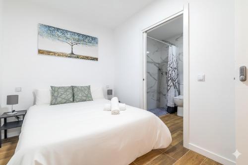 AYZ Luis Cabrera-Auto check-in property