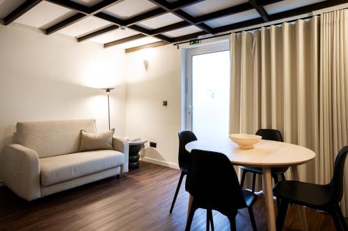 Fine Arts Ateliers by Olala Homes