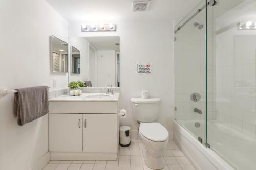 Brickell Stay with City Views photo 27