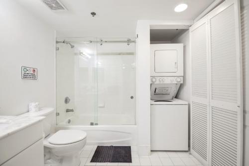 Brickell Stay with City Views photo 26