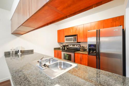 Brickell Stay with City Views photo 13