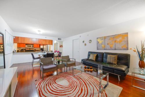 Brickell Stay with City Views photo 10