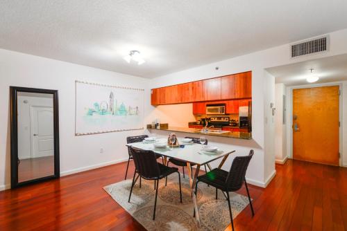 Brickell Stay with City Views photo 14