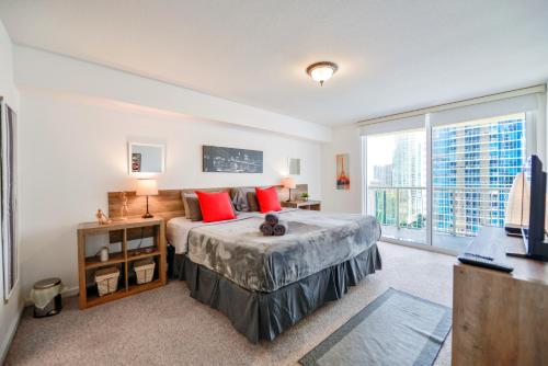 Brickell Stay with City Views photo 3