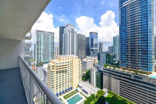Brickell Stay with City Views photo 16