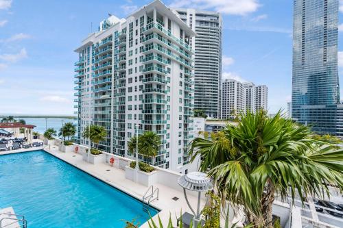 Brickell Stay with City Views photo 20