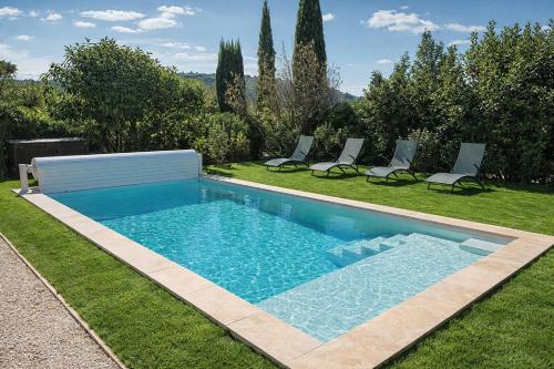Maison en pierre avec piscine chauffée, jacuzzi et vue sur Gordes