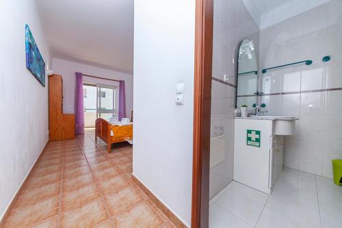 Seaview Meia-Praia Guesthouse