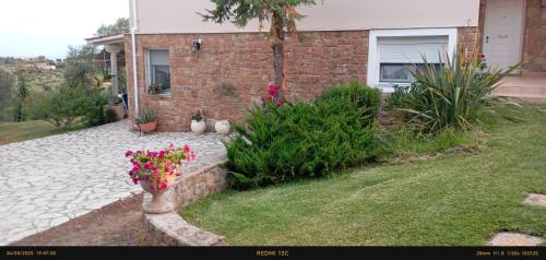 Treff - comfortable house in west Possidi