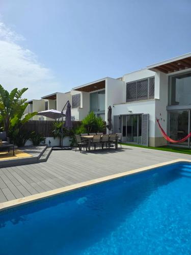 Trevo Beach House - Villa with Private Pool