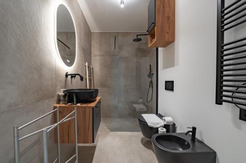 9 min Walk from Porta Nuova, Design and Elegance
