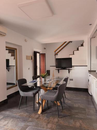 City Center Charming Duplex - Space Maison Apartments