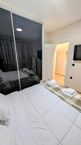 Foto Arhontoula Single-Family 2 Bedroom Home Kalithea 2