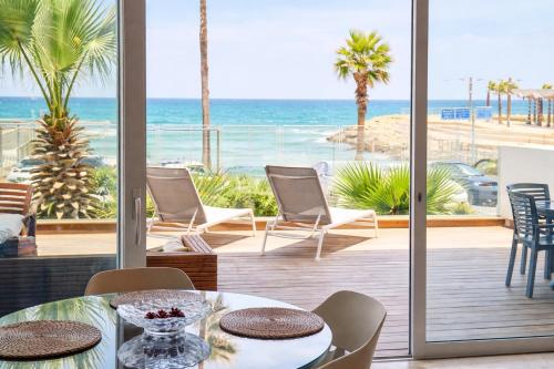 Alonas Apartments Beachfront Apartment