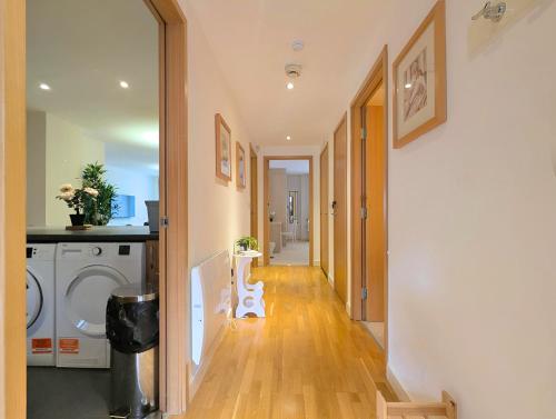 Spacious 2-Bedroom Apt in Heart of City Centre photo 16