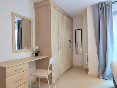 Spacious 2-Bedroom Apt in Heart of City Centre photo 13