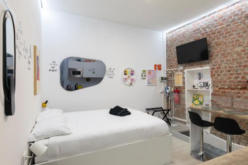 La Vecchia Milano-Les Nubles Vannucci - Il Ballatoio e Il Cortile