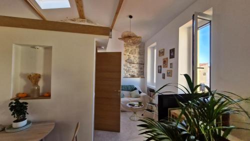 2p atypique et lumineux - Vieille ville de Menton