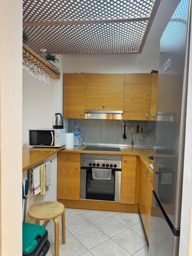 3 bedroom, heated pool, free parking