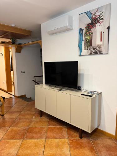 3 bedroom, heated pool, free parking