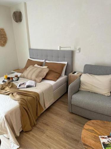 Minerva White Jasmine Studio - Sea View, Beach & Pool