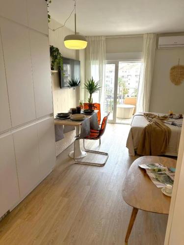 Minerva White Jasmine Studio - Sea View, Beach & Pool