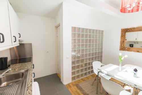 Bright Studio In Lisbon Heart
