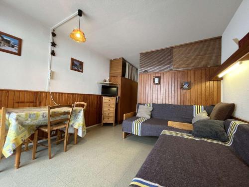 Studio 4 personnes au pied des pistes, WiFi gratuit - FR-1-525-309