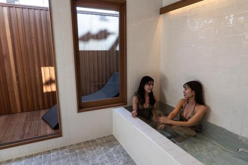 Irori & Private Sauna IRORI BY LUGSTAY Luxury Townhouse 3 Minutes from the Station