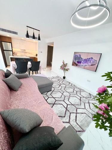 Brand new 2 bedrooms apartment in Grand Sapphire